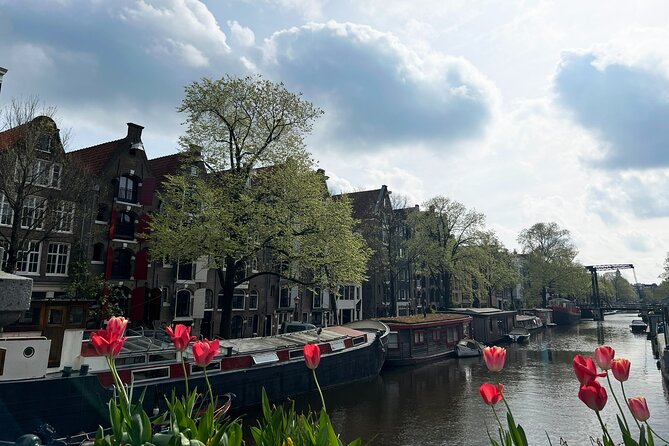 Historical Walking Tour, private with local Dutch guide - Thirty minutes in the Jordaan