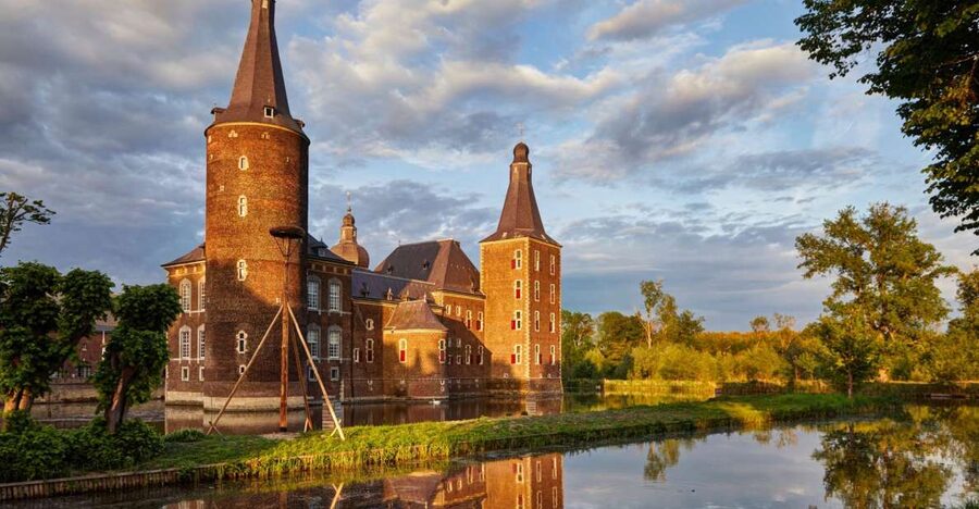 Hoensbroek: Entry Ticket to Hoensbroek Castle - The ballroom and grand 18th-century interiors