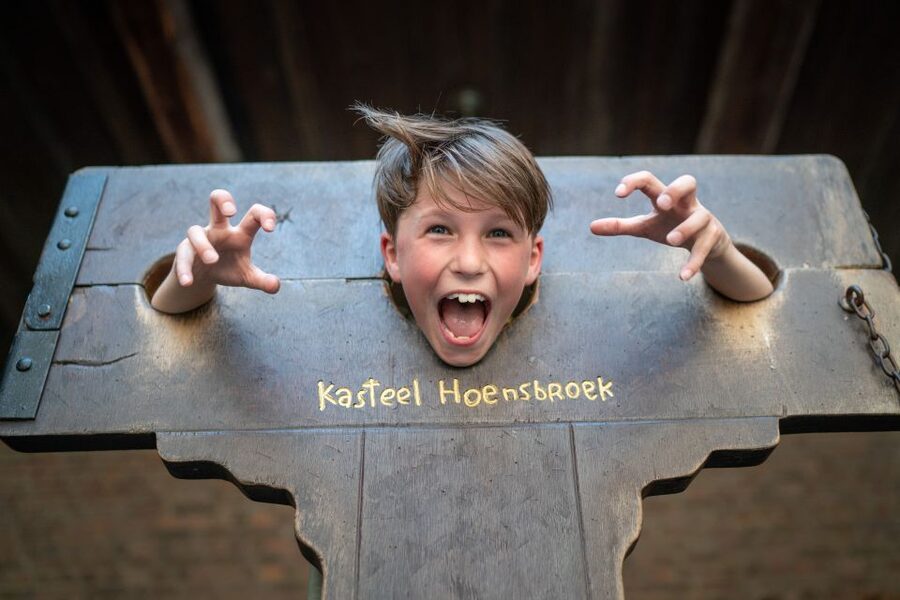 Hoensbroek: Entry Ticket to Hoensbroek Castle - Climbing the 60-meter medieval watchtower