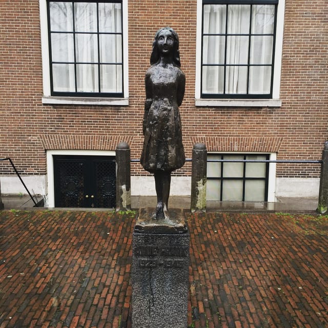 Jordaan, Anne Frank and Leidseplein tour in English - Reading the Canal Ring through its buildings