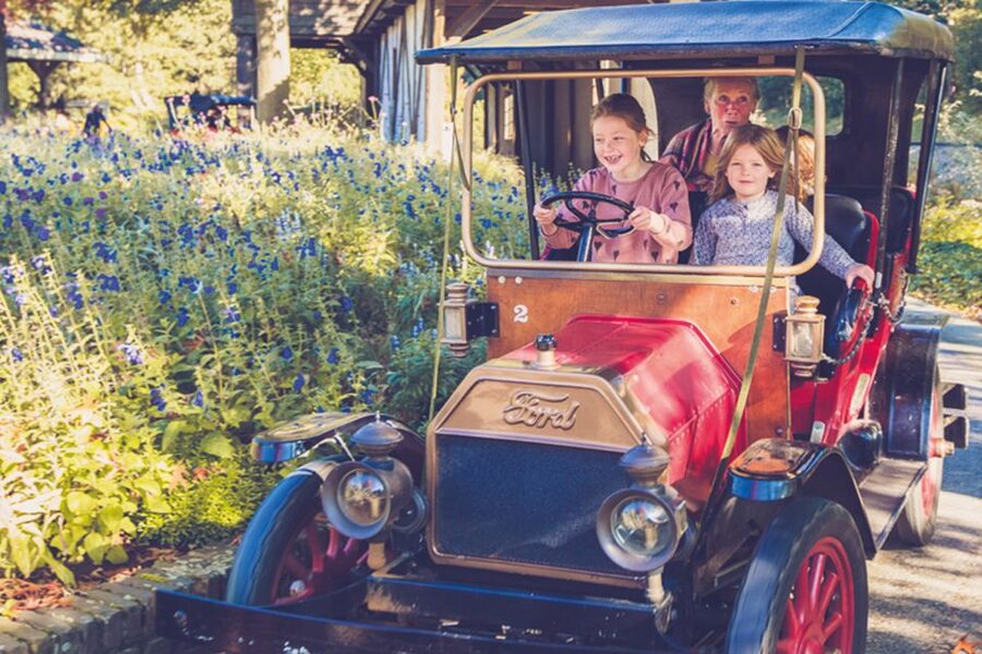 Kaatsheuvel: Efteling Theme Park Day Admission Ticket - Is Efteling good for families and adults?