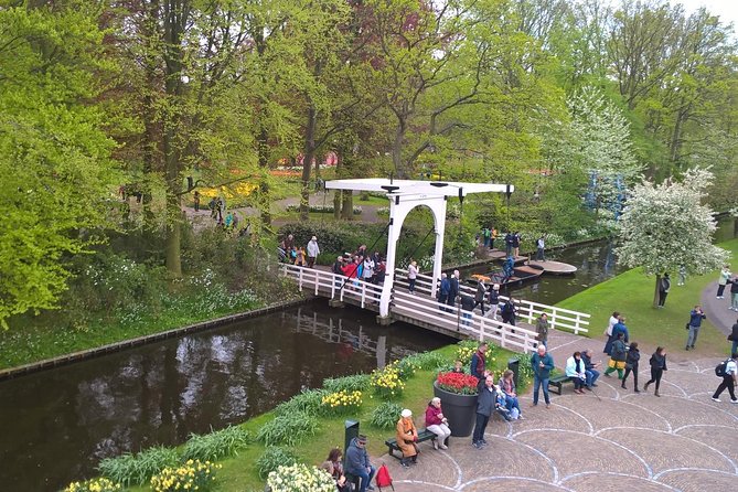Keukenhof's Tulips and Windmills Small-Group Tour from Amsterdam - Zaanse Schans: a compact introduction to Dutch traditions