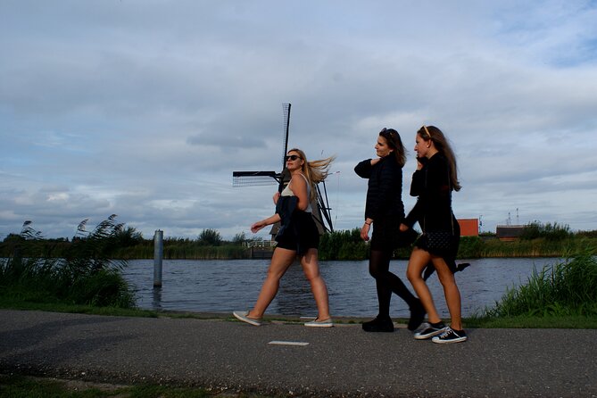 Kinderdijk Bike Tour - Starting in Rotterdam by waterbus