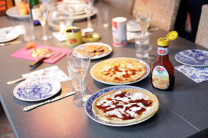 Learn to Make Dutch Pancakes in a Beautiful Amsterdam Canal House - Arriving at the Amstel canal house