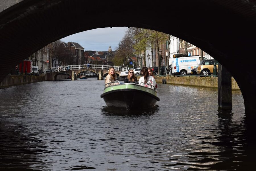Leiden: Electric Boat Rental - Key points for your two hours on Leiden’s canals
