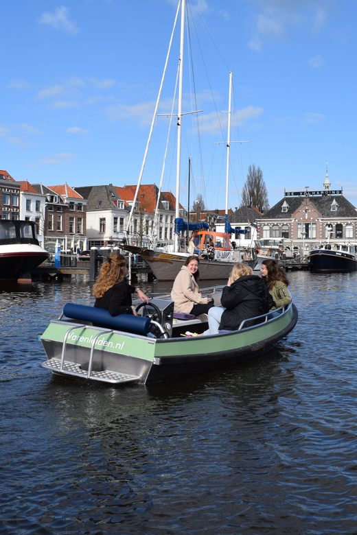 Leiden: Electric Boat Rental - Who gets the most from this rental