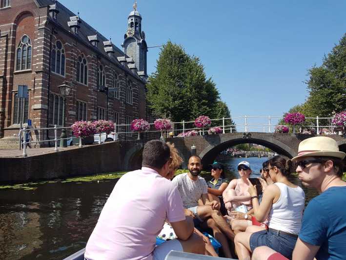 Leiden: Electric Boat Rental - Starting at Aalmarkt 4