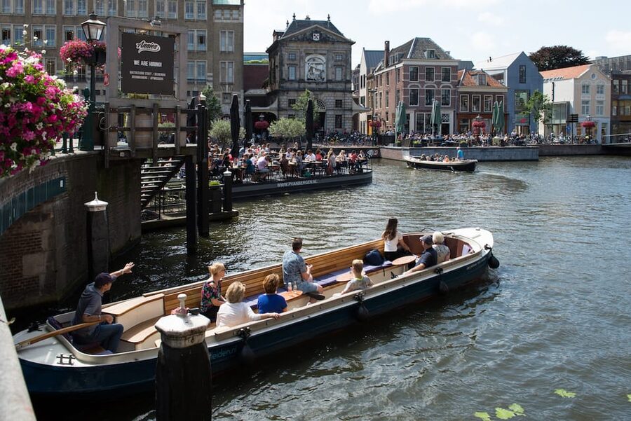 Leiden: Guided City Canal Cruise - Weather, comfort, and what to bring