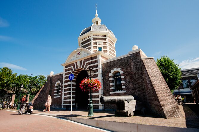 Leiden Tour with Live guide and Visit to Rembrandt's First Studio - Morspoort and Molen de Put: Leiden’s old edge