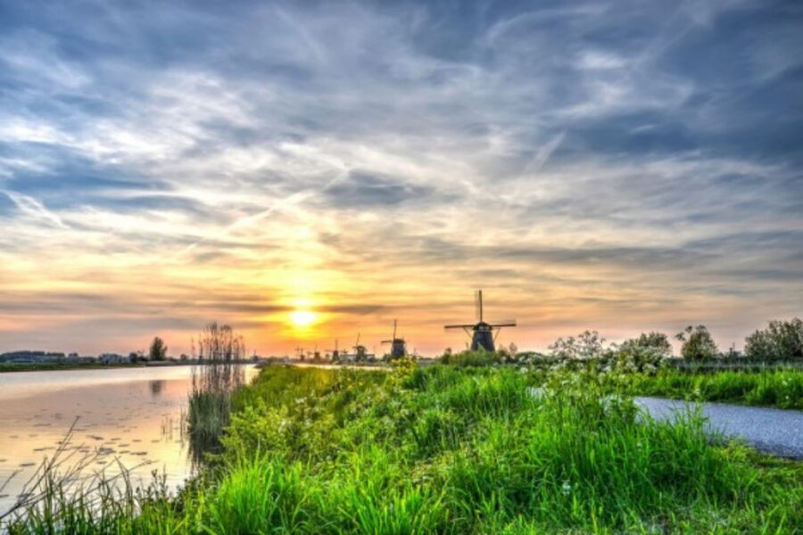 Leiden: Windmill and Countryside Cruise near Keukenhof - What happens during the one-hour cruise