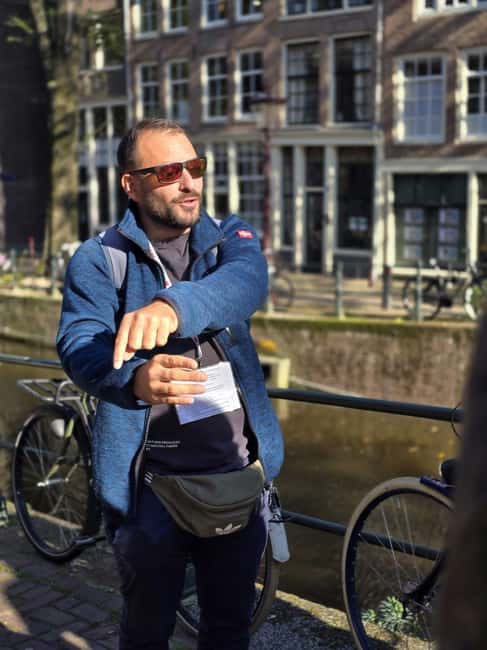 Liberal Amsterdam: Small-Group Walking Tour & Anne Frank VR - Key points to know before booking