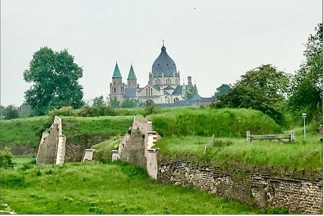 Maastricht Highlights, Architecture & Heritage Tour - Timing, walking comfort, and weather