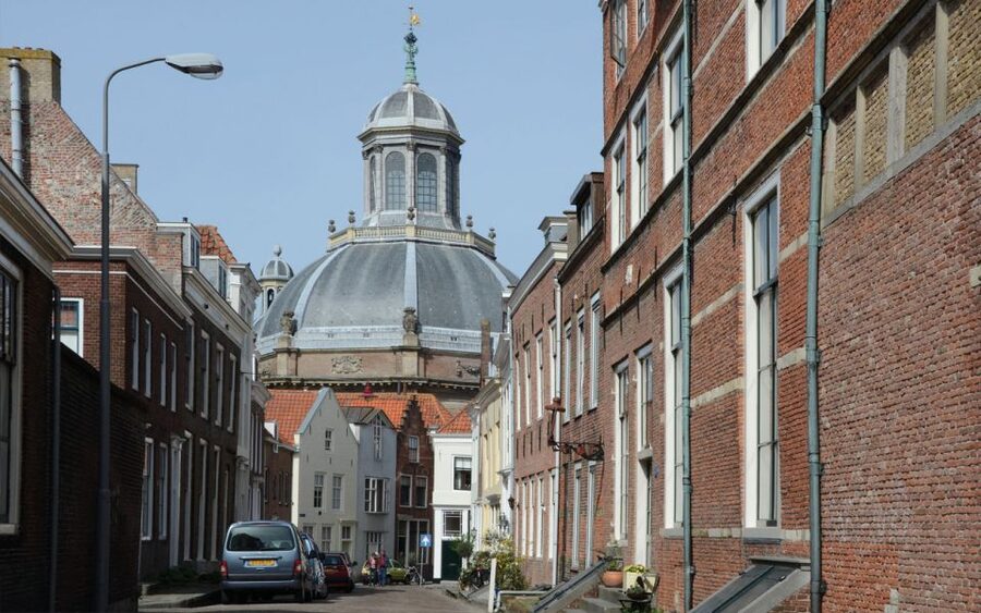 Middelburg: Guided City Walking Tour - Dam Square and the rhythm of old Middelburg