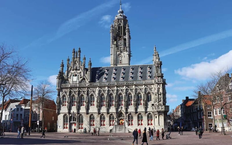 Middelburg: Guided Tour Townhall - The council chamber shows civic Middelburg