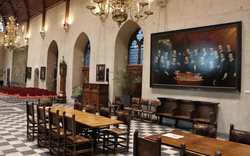 Middelburg: Guided Tour Townhall - The wedding hall brings the building to life