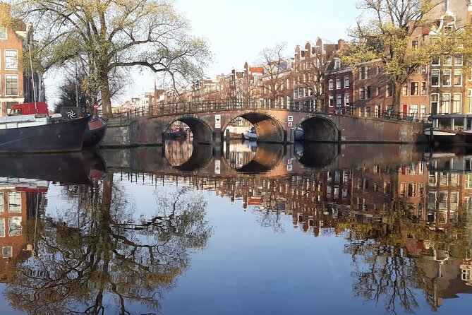 Morning Canal Cruise Amsterdam in Small-Group - Why the Small Group Matters