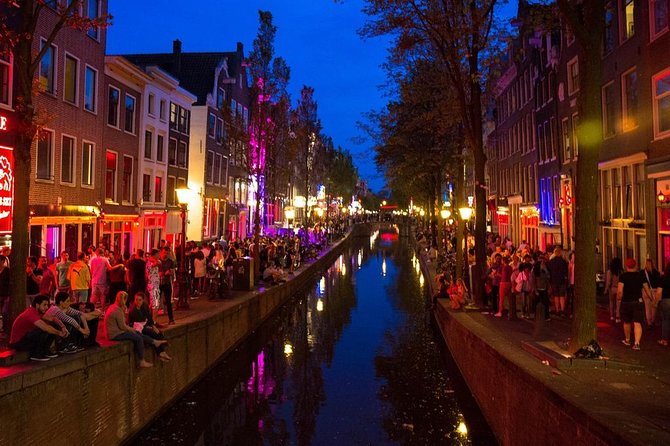 MUST DO: Amsterdam's Red Light District tour with a local - Amsterdam’s smallest house and the story of space