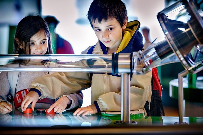NEMO Science Museum Amsterdam Admission Ticket - Crowds, Noise, and the Popular Activities
