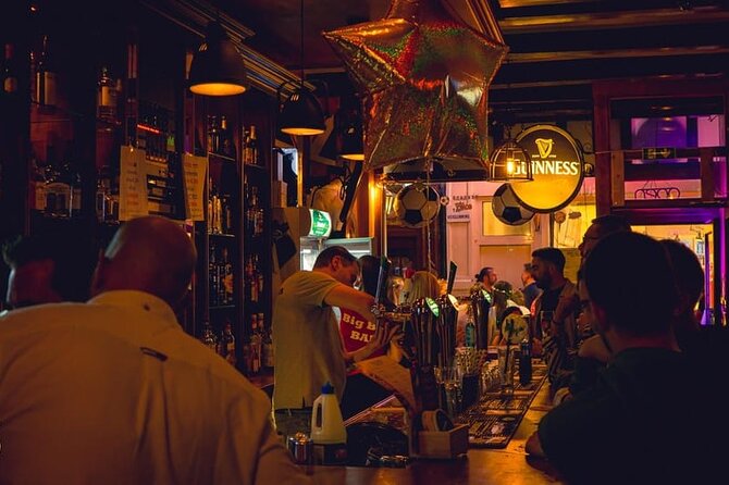 New Year's Eve Pub Crawl With Optional Club Entrance - Who will enjoy this Amsterdam party night