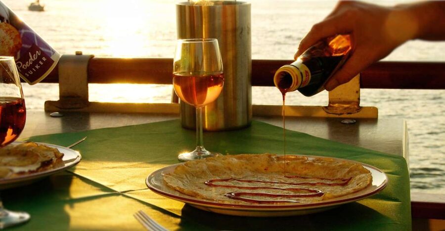 Nijmegen: River Cruise with All-You-Can-Eat Dutch Pancakes - Boarding the Pannenkoekenboot Nijmegen