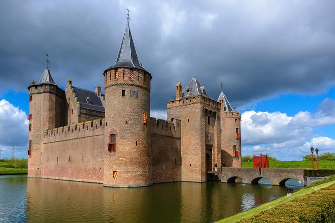 Northern Highlights Tour: visit 4 magnificent places from Amsterdam - Sneek and the famous Watergate