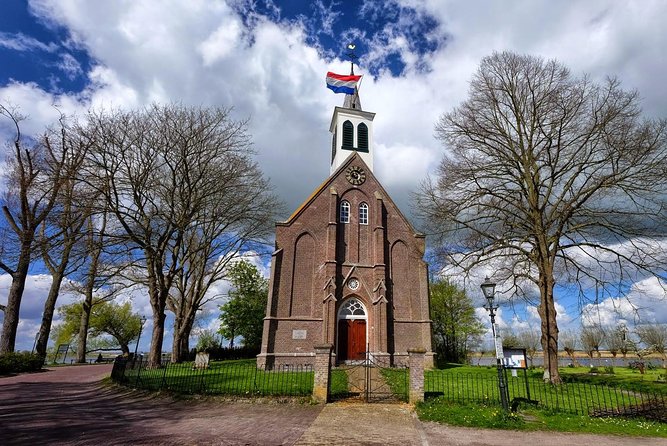 Off the Beaten Paths Dutch Landscape Private Tour 1/2 day Jaguar - Why leave Amsterdam for the northern villages?