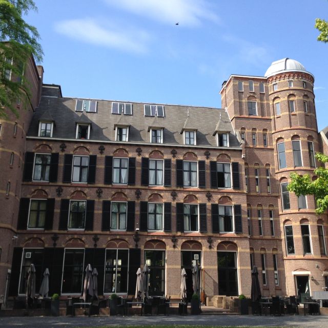 Oudenbosch: Guided City Walk - A small gate leads to St. Louis Chapel