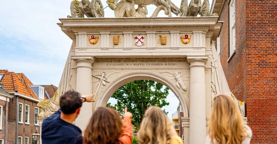 Outside Escape Amsterdam with your friend(s) and have fun! - A Rembrandt mystery in the middle of Amsterdam