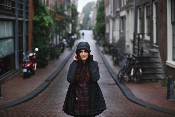 Personal Travel and Vacation Photographer Tour in Amsterdam - What the photographer adds to the experience