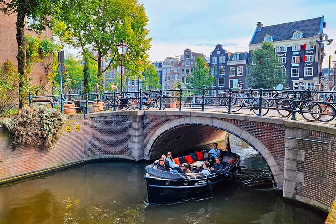 Private 90 Minute Amsterdam Canal Belt Exploration Cruise - Why a private canal cruise changes the experience