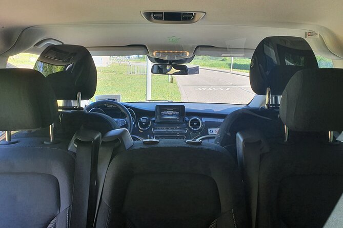 Private Airport Transfer to or from Schiphol Airport - Communication is the strongest part of the service