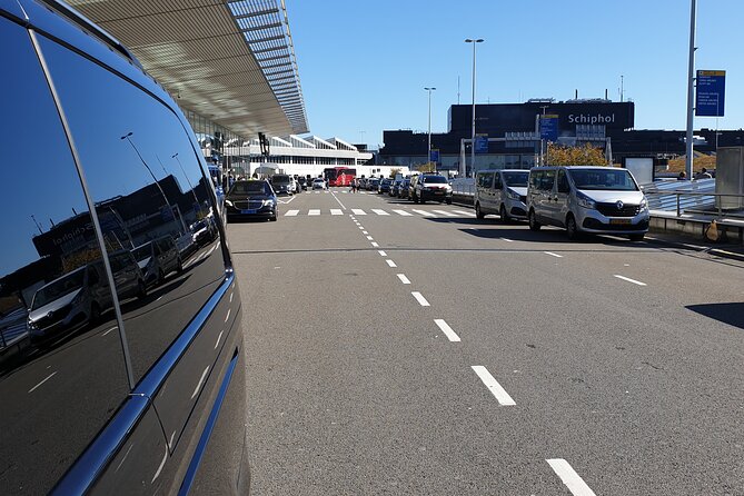 Private Airport Transfer to or from Schiphol Airport - Who should book this transfer?