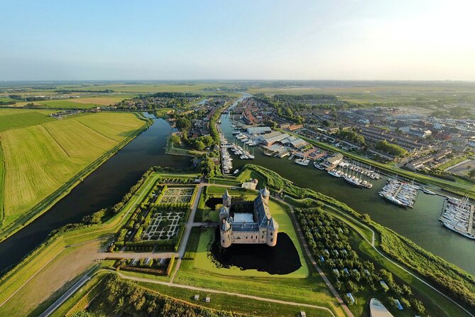Private bike tour: Hidden gems around Amsterdam and surroundings - Farm animals bring a simple countryside break