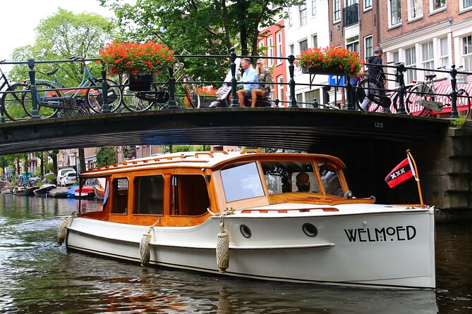 Private Champagne Canal Cruise in Amsterdam - The UNESCO canal rings and seven bridges