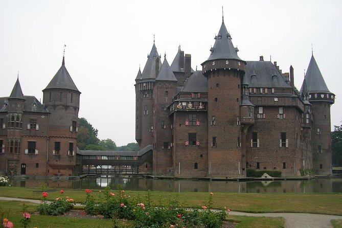 Private day trip to the Dutch castles from Amsterdam - Eight hours in an air-conditioned vehicle