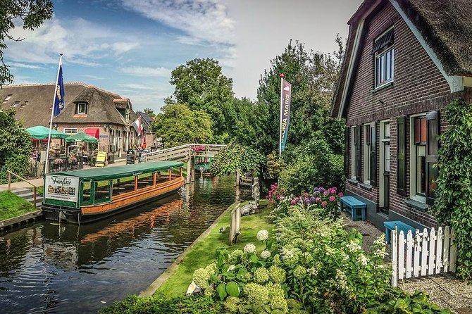 Private Giethoorn & Zaanse Schans Windmills Sightseeing Tour from Amsterdam - Why this pairing works from Amsterdam