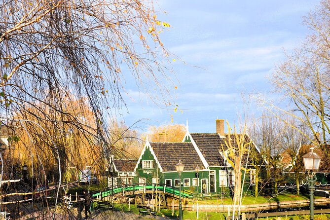 Private Guided Keukenhof Gardens and Zaanse Schans Tour - The road to Keukenhof and the flower fields