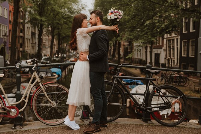 Private Love Story Photowalk Experience - Help for people who dislike being photographed