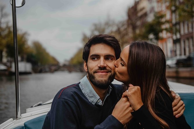 Private Romantic Canal Cruise Amsterdam with Bubbly and Snacks - Houseboats, the Skinny Bridge, and a romantic tradition