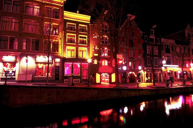 Private tour of Red Light District. English or Spanish - Why a private guide changes the walk