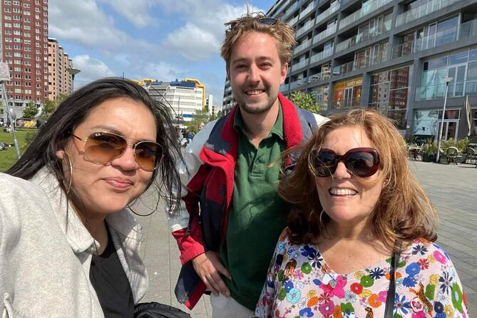 Private Tour of Rotterdam and The Hague including Transfer - Inside the Kijk-Kubus