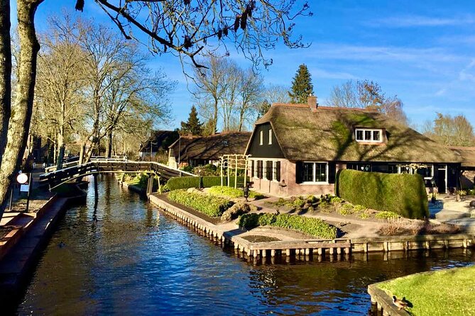 Private Tour to Giethoorn with boat and Zaanse Schans windmills - Who will get the most from this day?
