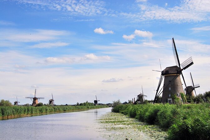 Private Tour to Kinderdijk and Delft / Leiden / Hague / Gouda - A private car makes the route easier, but size matters
