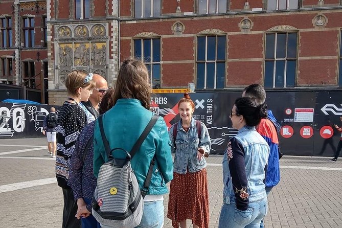 Private tour: Your own Amsterdam: walk through the old city - In ’t Aepjen, an old wooden house with local customs