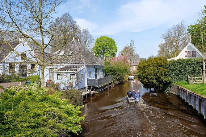 Private Tour Zaanse Schans Windmills and Volendam in Jaguar - Remco’s personal approach may shape the day