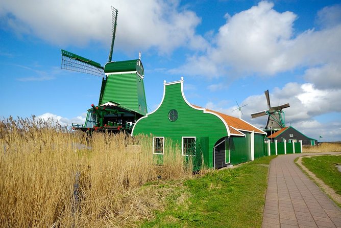 Private Tour Zaanse Schans Windmills and Volendam in Jaguar - Who gets the most from this private day