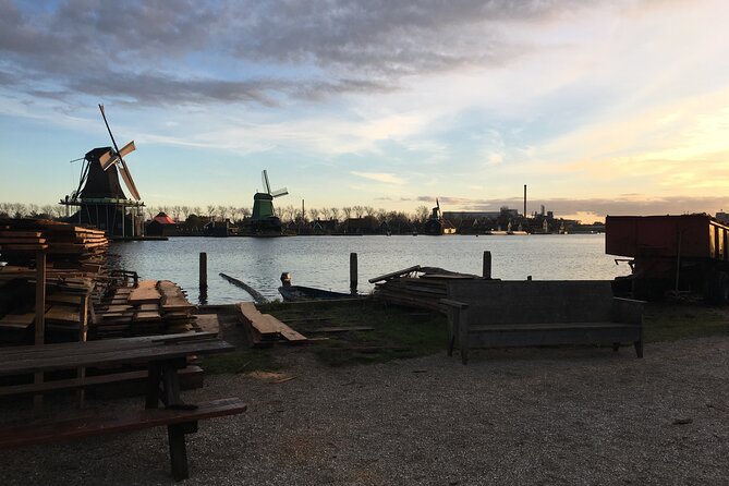 Private transfer between Rotterdam - Amsterdam (incl. Schiphol airport) - A private ride that saves you the airport shuffle