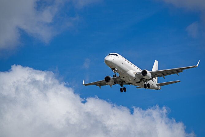 Private transfer between Rotterdam - Amsterdam (incl. Schiphol airport) - Timing, luggage, and group size