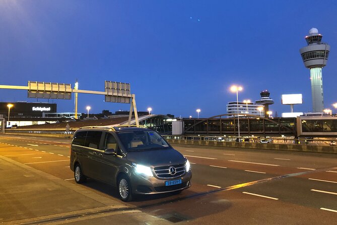 Private transfer Schiphol (AMS) to or from Rotterdam - The driver can shape the whole transfer