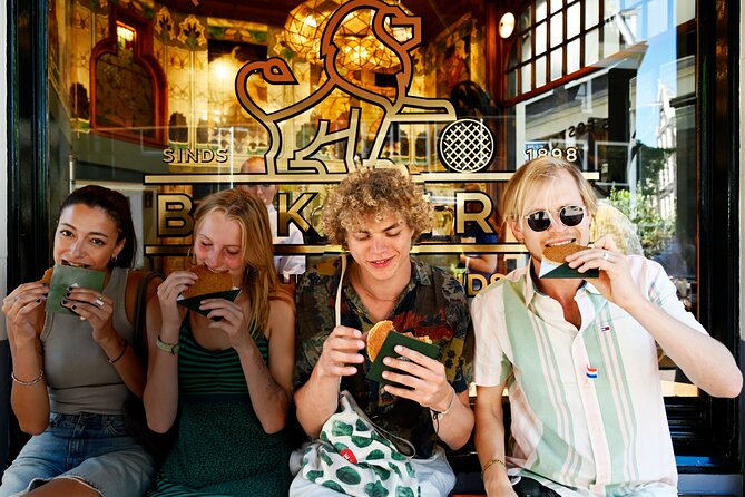 Private Utrecht Food Walking Tour with 8 Tastings - Utrecht’s Old Town and the canals between stops